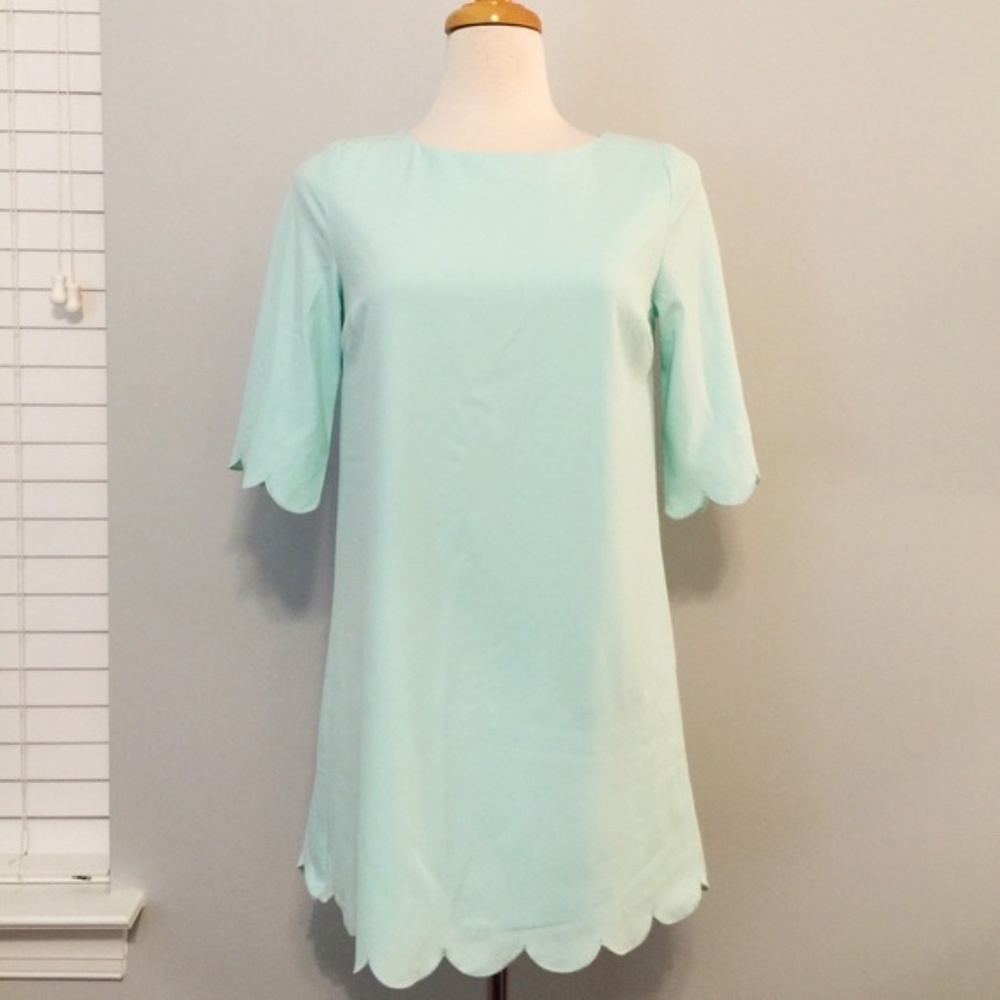 Tobi Ever So Scallopy Mint Shift Dress
